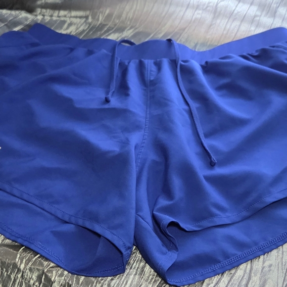 Under Armour Women's Athletic Blue Shorts - Picture 1 of 7